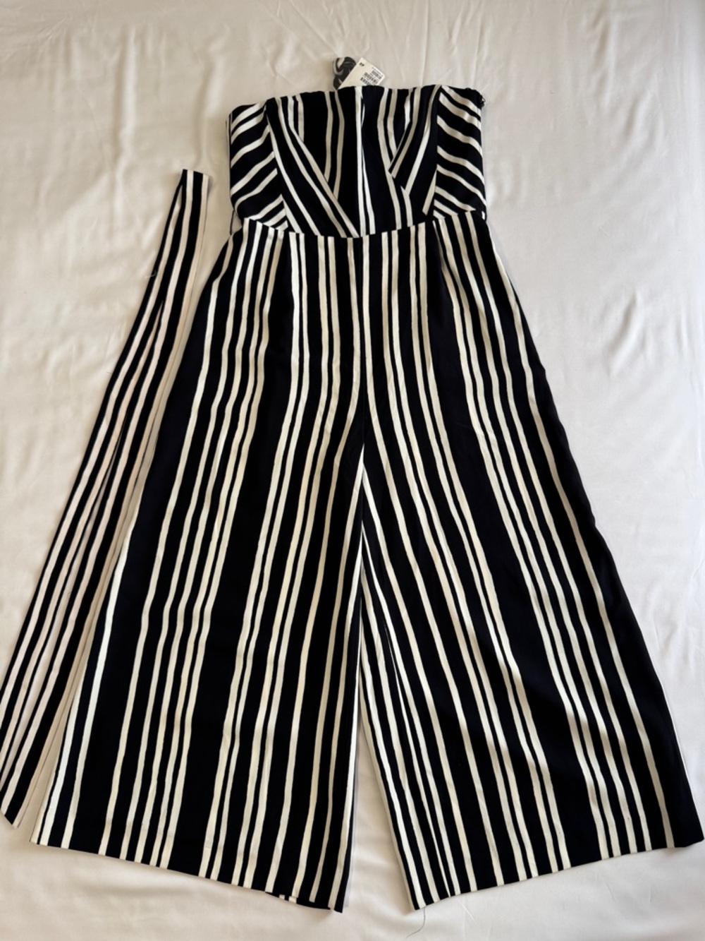 H&M Black and White Strapless Wide-Leg Jumpsuit with belt Size 8/M